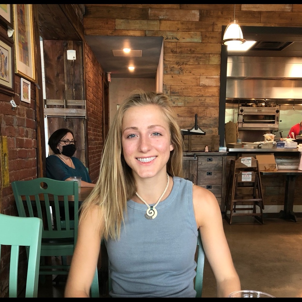 Meet your Posher, Zoe